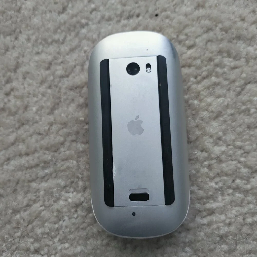 Apple Magic Mouse/First Generation/Model #A1296 - TESTED/POWERS ON